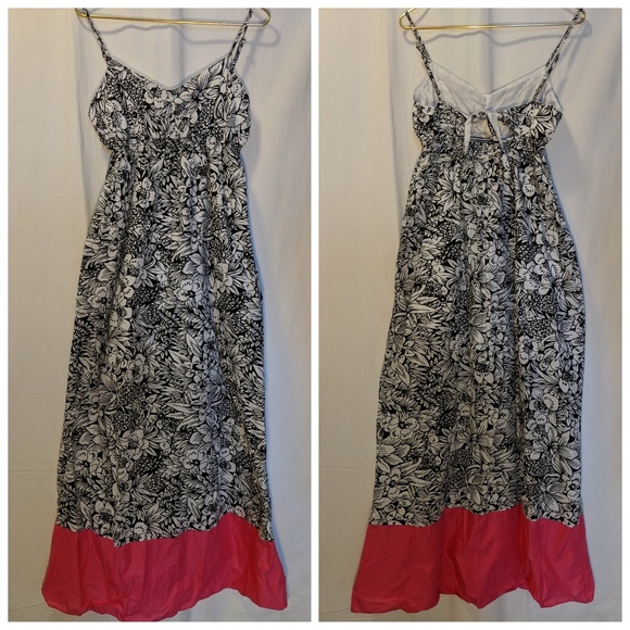 Aeropostale Dresses & Skirts - Aeropostale Black & White Floral Maxi Dress Aeropostale Dresses & Skirts - Aeropostale Black & White Floral Maxi Dress